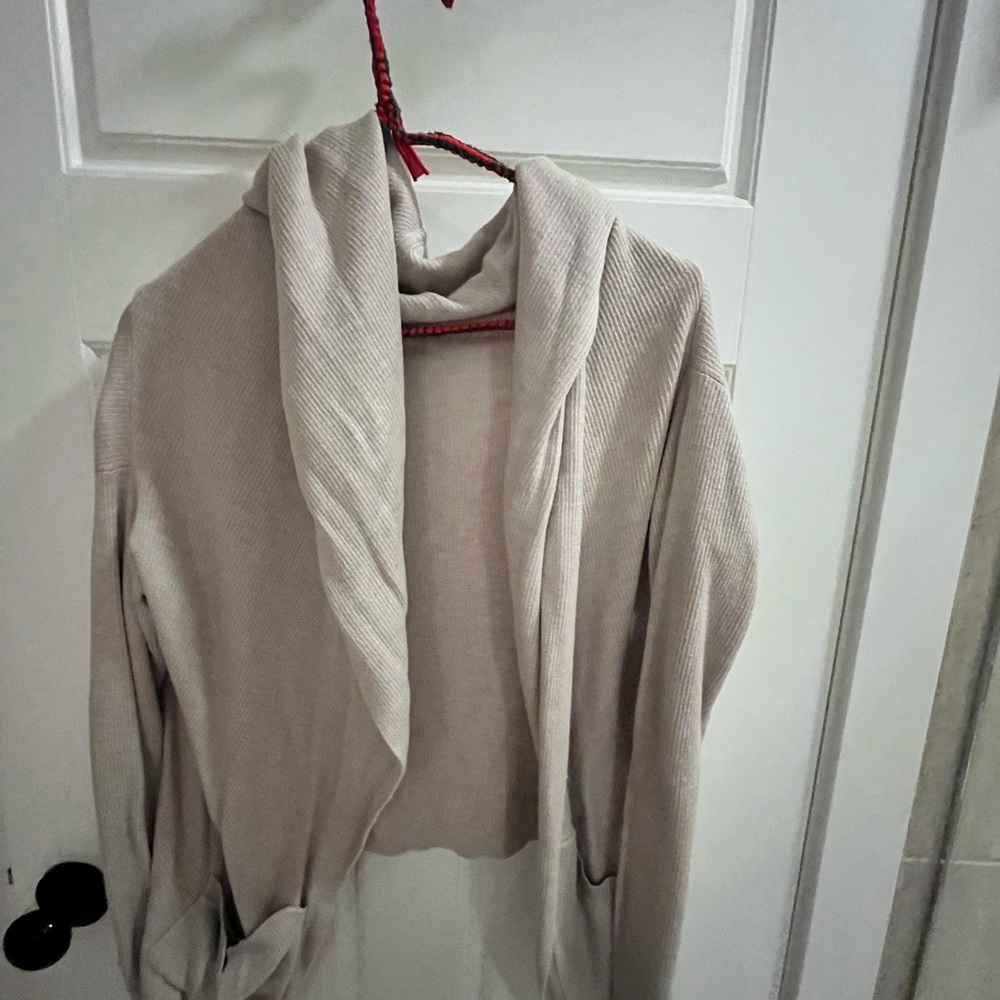 🍋Lululemon pale pink sweater - Picture 6 of 7